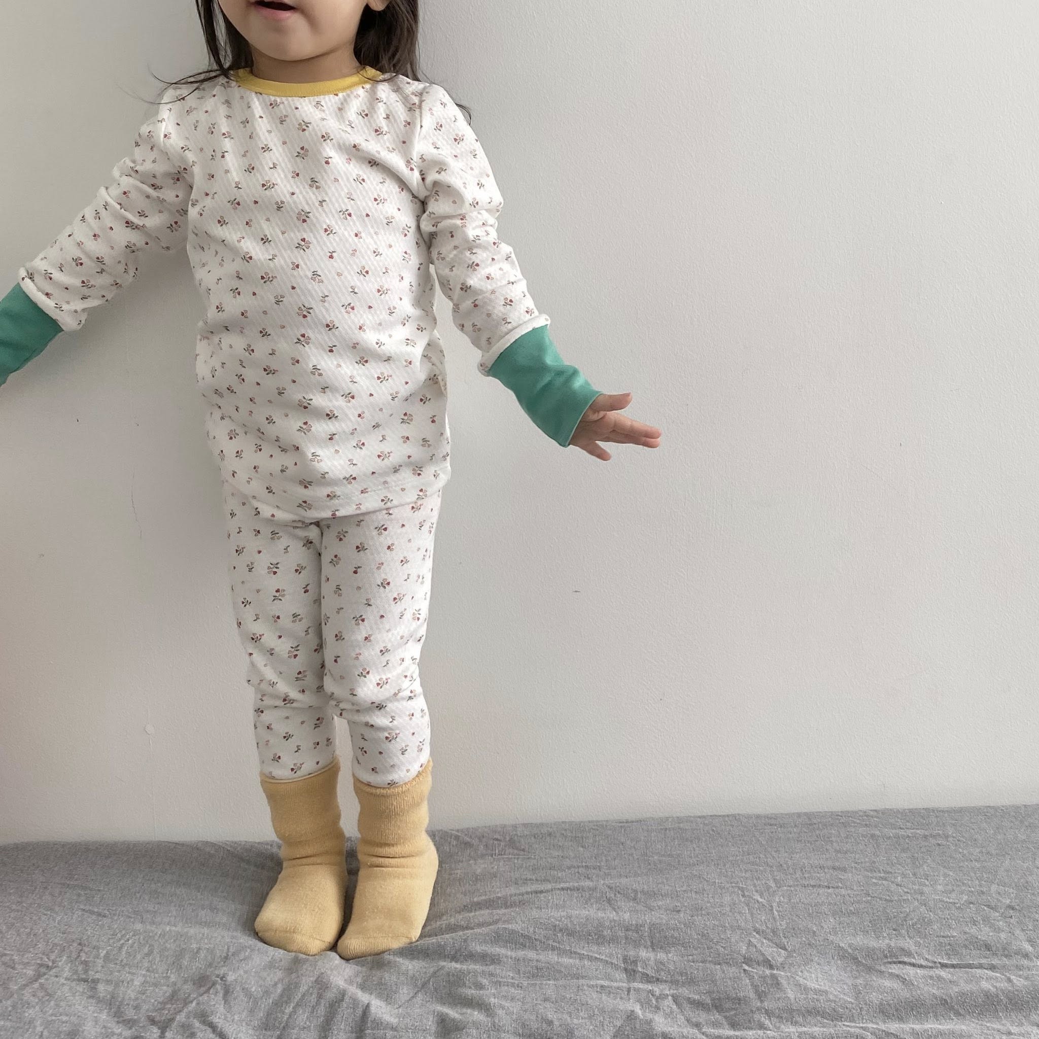 [🆕🇻🇳]  Ann.tisiu – 𝐇𝐨𝐦𝐞𝐰𝐞𝐚𝐫 𝐟𝐨𝐫 𝐛𝐚𝐛𝐢𝐞𝐬 & 𝐤𝐢𝐝𝐬 🧑‍🧒❤️️👶⭐️ Cùng đón những cơn gió mát lạnh đầu mùa với set đồ hoa lá nhẹ nhàng, xinh xẻo của Ann.tisiu nhaANN.TISIU | Homewear for kids
———
Shopee :
, shares-0✔️ , likes-8❤️️ , date-2025-10-23 18:06:12🇻🇳🇻🇳🇻🇳📰🆕