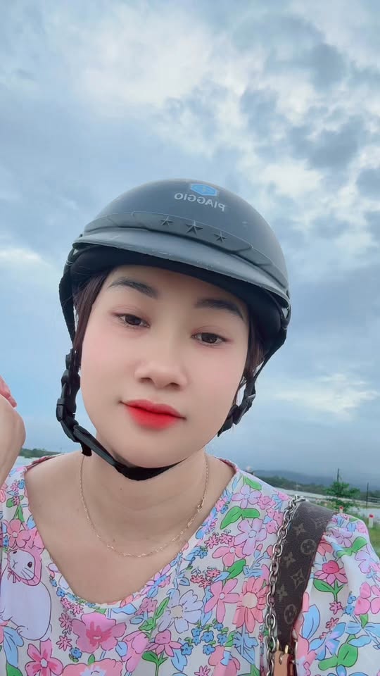 [🆕🇻🇳] CHI NA Boutique 👕 Top1Fashion 👗  Qua đợt lụt này rồi em làm lại nhé cả nhà ơi. Nợ đơn set bi của mọi người nhưng ko giao được vì lụt năm nay lớn quá , đợt này đến đợt khác nên hàng ko đi đ , shares-0✔️ , likes-269❤️️ , date-2025-11-02 20:14:59🇻🇳🇻🇳🇻🇳📰🆕