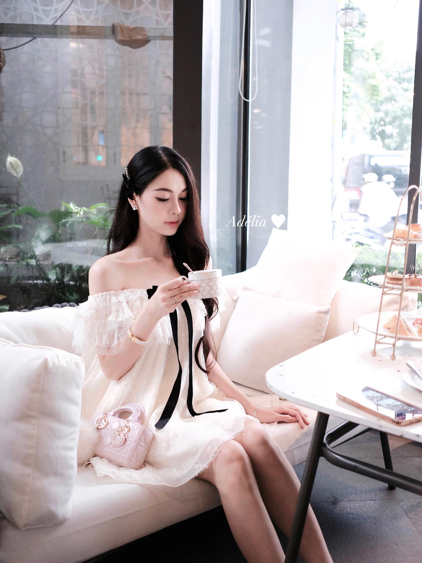 [🆕🇻🇳] Adélia  👕 Top1Fashion 👗  /𝗙𝗘𝗘𝗗𝗕𝗔𝗖𝗞/  Butterfly Top
• Chất liệu: Ren lưới
• Màu sắc: Trắng kem/Nâu
• Size: S/M/L & đặt may theo số đo_____________
𝐀𝐝𝐞́𝐥𝐢𝐚
HCMC – Online Based
IG: , shares-4✔️ , likes-22❤️️ , date-2025-10-27 23:23:22🇻🇳🇻🇳🇻🇳📰🆕