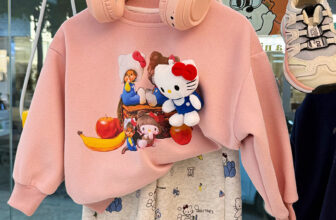 [🆕🇻🇳] NHI CHAN  (Kid Clothings) – Chuyên quần áo bé gái Quảng Châu cao cấp 🧑‍🧒❤️️👶⭐️ Bộ nỉ kitty đính nổi 2 màu có sẵn, hàng QCCC
Size 90-150
Shopee:
, shares-1✔️ , likes-1❤️️ , date-2025-10-24 23:43:58🇻🇳🇻🇳🇻🇳📰🆕