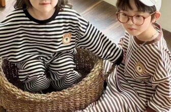 [🆕🇻🇳] Bobby – Thời trang trẻ em xuất khẩu – Quần áo trẻ em cao cấp 🧑‍🧒❤️️👶⭐️  Full size : 10 – #60kg
Đơn giản – Xinh đẹp – Phù hợp mọi lứa tuổi
Chất vải mềm mịn , giũ ấm tốt , lên forn cực chuẩn
==============================
Miễn  , shares-0✔️ , likes-2❤️️ , date-2025-10-26 04:15:57🇻🇳🇻🇳🇻🇳📰🆕