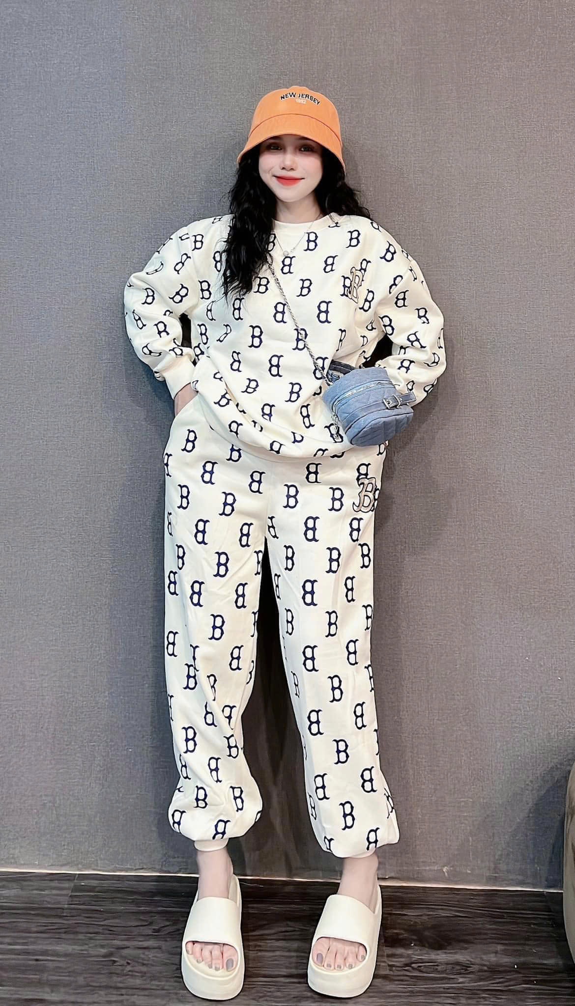 [🆕🇻🇳] Thời Trang MLB – Chuyên cung cấp các sản phẩm thời trang MLB cao cấp 🧑‍🧒❤️️👶⭐️ Đẹp xuất sắc luôn
Sẵn hàng em về thêm rồi ạ
Mời cả nhà lên đơn
, shares-0✔️ , likes-3❤️️ , date-2025-10-27 22:10:41🇻🇳🇻🇳🇻🇳📰🆕