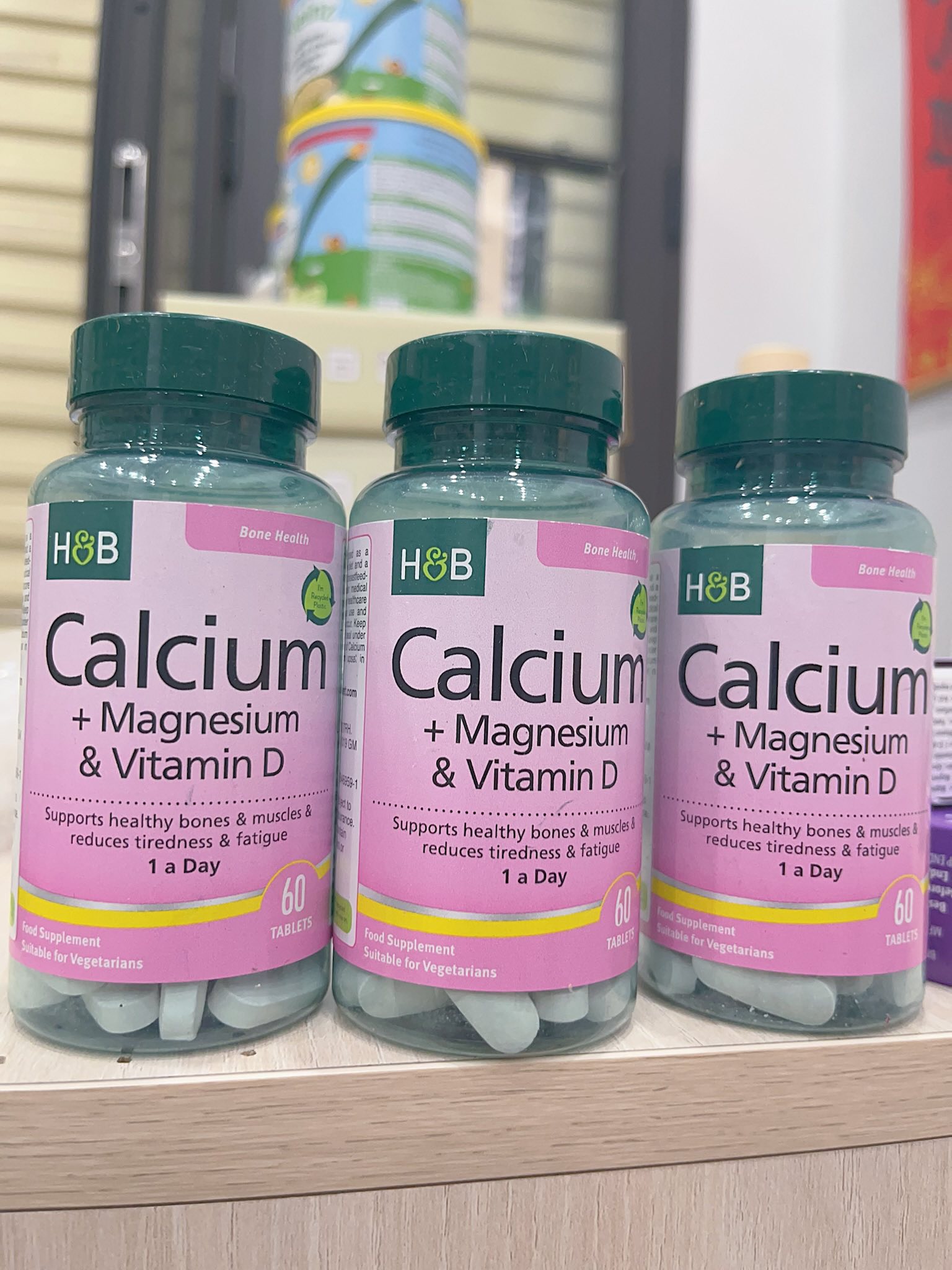 [🆕🇻🇳]  Chang Hà-Baby Care 🧑‍🧒❤️️👶⭐️ Nhà em về nguyên thùng cho các bác tha hồ gọi ship chứ ko nhỏ giọt như tháng trước nữa rồi ak.
Date xa tít tắp
, shares-1✔️ , likes-3❤️️ , date-2025-10-24 04:10:46🇻🇳🇻🇳🇻🇳📰🆕