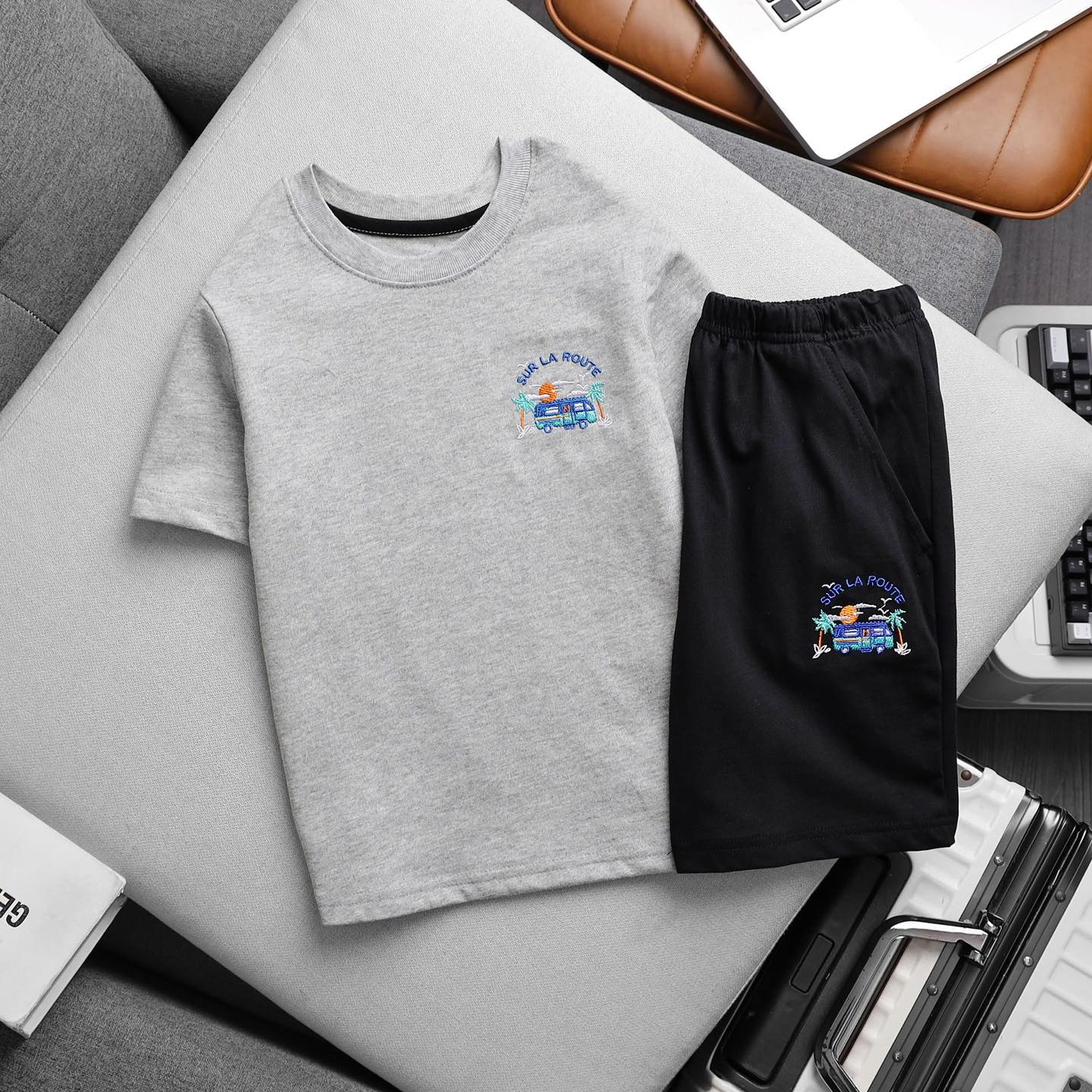 [🆕🇻🇳] IVY NGUYEN Design – Cửa hàng quần áo sơ sinh, trẻ em 🧑‍🧒❤️️👶⭐️  Chỉ còn 1 ngày nữa là Halloween!
Cho bé tỏa sáng như nàng công chúa bóng đêm trong chiếc váy đen ánh sao lấp lánhLimited Edition – Giao nhanh trong 24 , shares-1✔️ , likes-7❤️️ , date-2025-10-30 16:03:56🇻🇳🇻🇳🇻🇳📰🆕