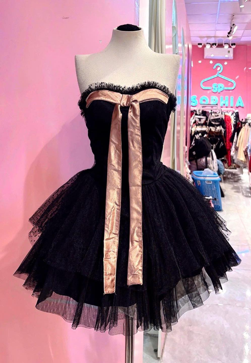 [🆕🇻🇳] ERINA – Thiết kế & Thời trang 👕 Top1Fashion 👗  𝙄𝙧𝙞𝙨 𝙙𝙧𝙚𝙨𝙨Thiết kế tay bướm nhẹ nhàng, chất vải mỏng mịn mát rượi, họa tiết hoa nổi 3D tỉ mỉ từng đường kim mũi chỉ – chiếc váy này là lựa chọn hoàn hảo , shares-57✔️ , likes-664❤️️ , date-2025-07-15 16:29:31🇻🇳🇻🇳🇻🇳📰🆕