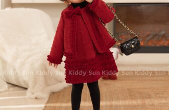 [🆕🇻🇳] Kiddy Sun Việt Nam – KIDDY SUN CHÚNG MÌNH RA ĐỜI VÌ TÌNH YÊU VỚI TRẺ THƠ 💖 🧑‍🧒❤️️👶⭐️ Bé yêu màu đỏ, có cớ diện lên mình set dạ tweed với gam đỏ rực cháy nhà Kiddy Sun những ngày vừa qua. 100% chất dạ tweed cao cấp, dày dặn, thêm sự nổi bật  , shares-1✔️ , likes-0❤️️ , date-2025-12-07 13:46:03🇻🇳🇻🇳🇻🇳📰🆕