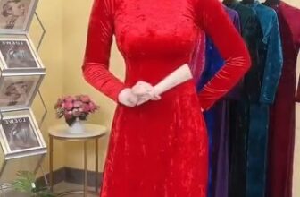 [🆕🇻🇳] Thời Trang Trung Niên Giá Xưởng – Xưởng May HHA – thời trang phụ nữ trung niên, chất lượng cao, giá thành tốt  👕 Top1Fashion 👗  Mẫu mới – Áo dài nhung nhám – sang trọng, tinh tế. ====================
Nếu đã quen thuộc với áo dài nhung trơn rồi thì các chị sẽ khó có thể bỏ qua phiê , shares-5✔️ , likes-150❤️️ , date-2025-11-05 14:12:52🇻🇳🇻🇳🇻🇳📰🆕