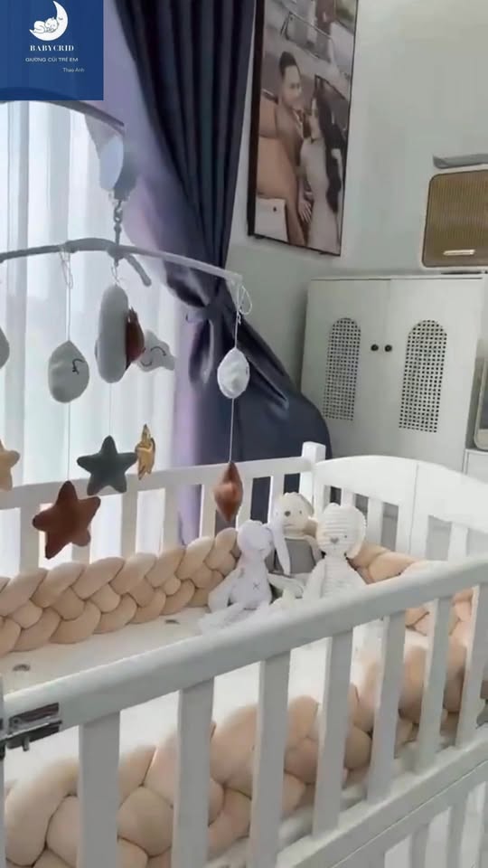 [🆕🇻🇳] Tổng Kho Giường Cũi Trẻ Em Thảo Anh 🧑‍🧒❤️️👶⭐️ Từ ngày sắm chiếc cũi gỗ quế 2in1 này, mình thấy góc nhỏ của mẹ và bé trở nên ấm áp hẳnMùi gỗ quế thơm dịu mỗi sáng làm mình cực kỳ dễ chịu, bé ngủ ngoa , shares-0✔️ , likes-1❤️️ , date-2025-11-10 00:12:33🇻🇳🇻🇳🇻🇳📰🆕