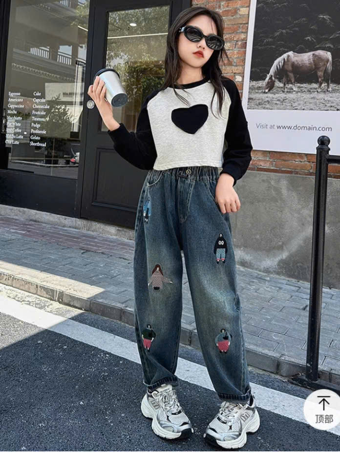 [🆕🇻🇳] Ruby Kids – Thời Trang Bé Gái 🧑‍🧒❤️️👶⭐️ HOT!HOT!HOT!Chỉ #219k/ set áo in hình cùng quần jean rách sành điệu cho bé.
Size: 17-50kg
Kiểm hàng- Ưng ý -Mới nhận.
, shares-0✔️ , likes-59❤️️ , date-2025-11-11 06:24:35🇻🇳🇻🇳🇻🇳📰🆕