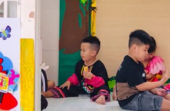 [🆕🇻🇳] Mom Kevin – Chuyên hàng mẹ và bé 🧑‍🧒❤️️👶⭐️ Các mầm non nhà các mom sáng nay có văn nghệ gì không. Ông bé nhà m sáng nay lên sớm ăn sáng chuẩn bị diễn văn nghệ. Sao nhìn khoảnh khắc này đáng yêu quá  , shares-0✔️ , likes-1❤️️ , date-2025-11-20 14:22:22🇻🇳🇻🇳🇻🇳📰🆕