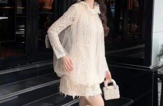 [🆕🇻🇳] Amy Store – nhãn hiệu thời trang thiết kế cao cấp, trẻ trung, hiện đại, nữ tính và thanh lịch 👕 Top1Fashion 👗   Một chiếc váy đủ mềm để khiến bước chân trở nên nhẹ tênh và đủ tinh tế để Nàng chỉ cần đứng yên cũng đã đẹp rồi. Ren, layer và những chuyển động nhỏ… tất  , shares-0✔️ , likes-72❤️️ , date-2025-12-07 19:00:33🇻🇳🇻🇳🇻🇳📰🆕