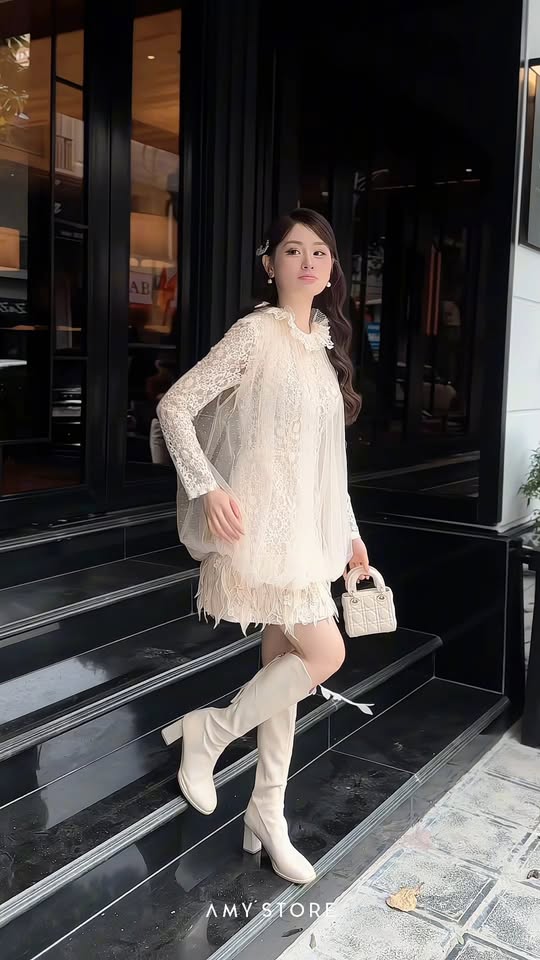 [🆕🇻🇳] Amy Store – nhãn hiệu thời trang thiết kế cao cấp, trẻ trung, hiện đại, nữ tính và thanh lịch 👕 Top1Fashion 👗   Một chiếc váy đủ mềm để khiến bước chân trở nên nhẹ tênh và đủ tinh tế để Nàng chỉ cần đứng yên cũng đã đẹp rồi. Ren, layer và những chuyển động nhỏ… tất  , shares-0✔️ , likes-72❤️️ , date-2025-12-07 19:00:33🇻🇳🇻🇳🇻🇳📰🆕