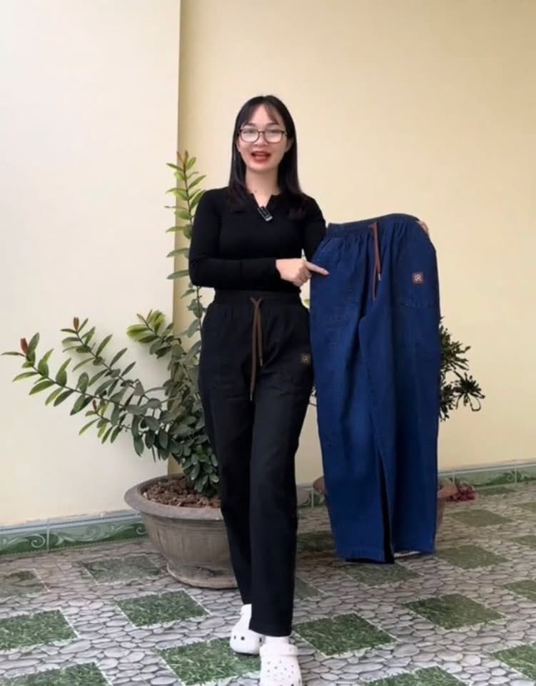 [🆕🇻🇳] Quý Cô Đồ Bộ Chuyên đồ bộ Quảng Châu 👕 Top1Fashion 👗  Năm trước mùa noel mấy chị nào hụt lô này thì giờ em may lại rồi đây ạ, nhanh tay nhắn tin em liền để chọn màu mình thích nha
, shares-0✔️ , likes-0❤️️ , date-2025-11-14 17:40:58🇻🇳🇻🇳🇻🇳📰🆕