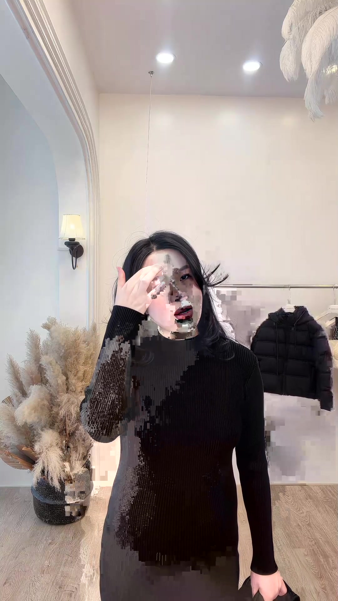 [🆕🇻🇳] Những Bông Hoa Nhỏ (AnBi Kids) 😎❤️️⭐️  Giữa khung cảnh lâu đài cổ tích, nàng công chúa nhỏ tỏa sáng trong chiếc váy bồng bềnh như mây.
Từng lớp tulle mềm mại khẽ nâng bước chân, dịu dàng nhưng  , shares-0✔️ , likes-7❤️️ , date-2025-12-11 16:06:00🇻🇳🇻🇳🇻🇳📰🆕