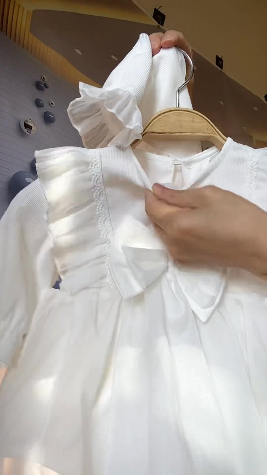 [🆕🇻🇳] AVATA – đầm công chúa bé gái 🧑‍🧒❤️️👶⭐️ Mẫu trắng phi tùng dài cho bé
Size 8-50kg
lh 0878837747 , shares-0✔️ , likes-0❤️️ , date-2025-11-26 15:32:59🇻🇳🇻🇳🇻🇳📰🆕