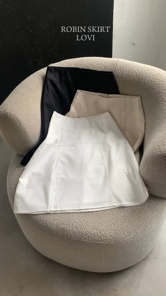 [🆕🇻🇳] LOVI SHOP 👕 Top1Fashion 👗  ROBIN SKIRT- Chân váy linen form lửng dễ ứng dụng.
Size S/ M/ L—
𝐋𝐎𝐕𝐈
Shopping on Shopee/Tiktok: Lovishop , shares-0✔️ , likes-0❤️️ , date-2025-11-30 21:17:31🇻🇳🇻🇳🇻🇳📰🆕