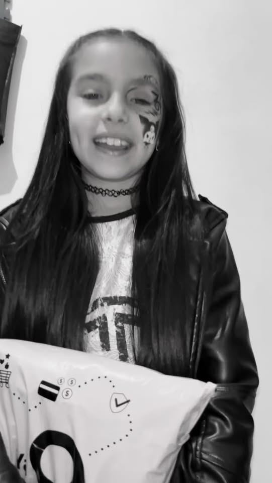 [🆕🇻🇳] Beni Bambini 🧑‍🧒❤️️👶⭐️  Un momento que nos derrite el corazónHoy les compartimos algo demasiado especial… Alessia, nuestra mini-modelo soñada, recibiendo sus paquetitos de Ben , shares-0✔️ , likes-0❤️️ , date-2025-12-05 13:57:05🇻🇳🇻🇳🇻🇳📰🆕