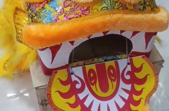 [🆕🇻🇳] Ri Ro House – Quần áo trẻ em 🧑‍🧒❤️️👶⭐️ Đầu lân sáng em làm cho khách, đầu lân lông cuốn bọc vải gấm đuôi kim sa đẹp lắm ạ————————————–
Ghé thăm cửa hàng của chúng tô , shares-0✔️ , likes-5❤️️ , date-2025-11-27 19:19:43🇻🇳🇻🇳🇻🇳📰🆕