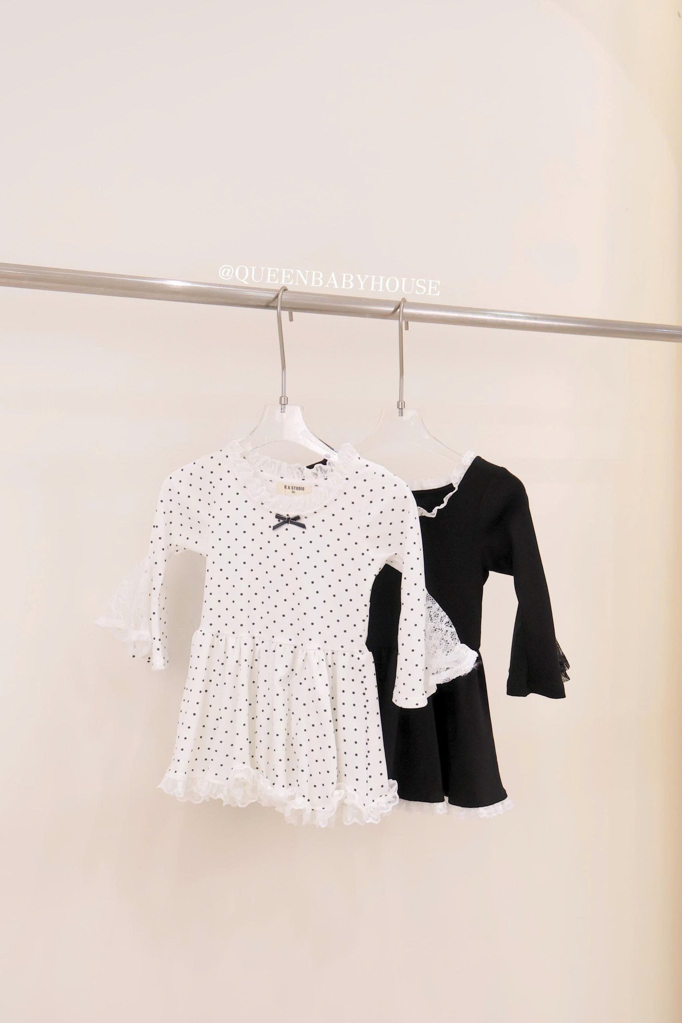 [🆕🇻🇳]  Queen Baby House – Chuyên đồ baby – 𝗤.𝗕 𝗦𝘁𝘂𝗱𝗶𝗼 – 𝗠𝗮𝗱𝗲 𝗜𝗻 𝗩𝗶𝗲𝘁 𝗡𝗮𝗺 – 𝗗𝗲𝘀𝗶𝗴𝗻 𝗕𝘆 𝗤𝘂𝗲𝗲𝗻 🧑‍🧒❤️️👶⭐️ 🅓🅐🅘🅛🅨 ​ ​❷⓿❷❺ ​ 🅑🅨 ​ 🅠🅤🅔🅔🅝
𝐍𝐄𝐖 𝐈𝐍 𝐒𝐓𝐎𝐑𝐄
BST “ autumn SS2025” đã có mặt tại hệ thống cửa hàng và các kênh online của  QUEEN
Hình ảnh được sản xuất độc qu , shares-1✔️ , likes-14❤️️ , date-2025-12-04 15:41:16🇻🇳🇻🇳🇻🇳📰🆕