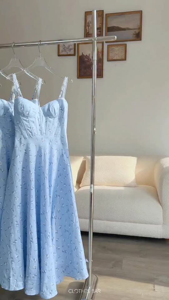 [🆕🇻🇳] Clothes Bar 👕 Top1Fashion 👗  (NEW IN)
Dreamy, dainty, Sophia
𝐒𝐎𝐏𝐇𝐈𝐀 𝐃𝐑𝐄𝐒𝐒
Size: S, M, L
__________
𝗖𝗟𝗢𝗧𝗛𝗘𝗦 𝗕𝗔𝗥
Address: 149/19 Lê Thị Riêng. D1, HCM.
Instagram: clothesbar.vn
Shopee:  , shares-0✔️ , likes-10❤️️ , date-2025-12-10 03:30:07🇻🇳🇻🇳🇻🇳📰🆕