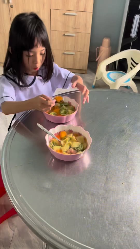 [🆕🇻🇳] Quần áo trẻ em – Likids – Chuyên sản xuất bỏ buôn, bỏ sỉ quần áo trẻ em, trong và ngoài nước 🧑‍🧒❤️️👶⭐️ Công việc hằng ngày  #ququânoquangchau  #aoaokhoac  #aodai , shares-0✔️ , likes-1❤️️ , date-2025-11-29 13:41:40🇻🇳🇻🇳🇻🇳📰🆕