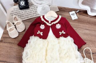 [🆕🇻🇳] Xưởng May – Trường Nguyên – Cửa hàng quần áo trẻ em 🧑‍🧒❤️️👶⭐️ N149
Set váy 2 chi tiết  thêu thỏ siu iuuu xinh cho bé gái
Áo được làm từ chất liệu len cao cấp , cổ phối viền ren nơ thêu điệu đà.
Chân váy viền sóng nướ , shares-0✔️ , likes-0❤️️ , date-2025-12-03 04:54:02🇻🇳🇻🇳🇻🇳📰🆕