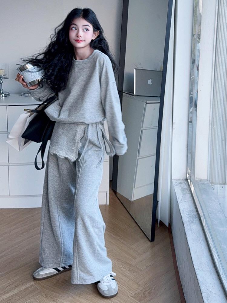 [🆕🇻🇳] BABY SHOP – thời trang trẻ em – Shop chuyên bán buôn, bán lẻ quần áo, giầy dép, phụ kiện trẻ em 🧑‍🧒❤️️👶⭐️ BỘ NỈ BÉ GÁI
Chất nỉ dày đẹp, ko bai xù, kiểu dáng sang chảnh
Size:130-170(27-55kg)
Giá:475.000
, shares-0✔️ , likes-4❤️️ , date-2025-11-28 16:34:09🇻🇳🇻🇳🇻🇳📰🆕