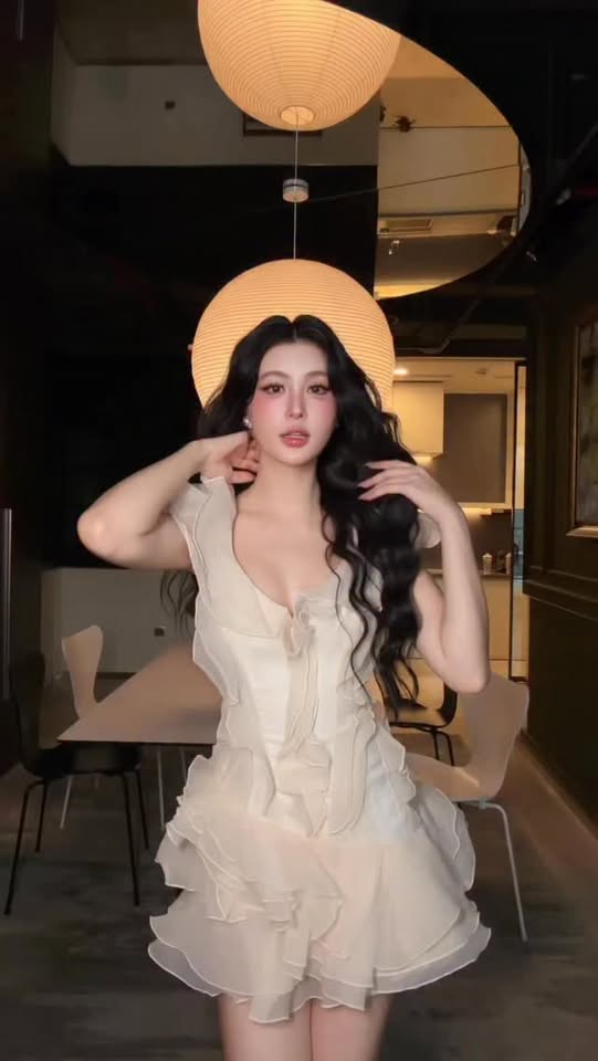 [🆕🇻🇳] Angeletta 👕 Top1Fashion 👗  𝐋𝐈𝐒𝐀𝐌 𝐒𝐄𝐓 𝐱 𝐌𝐬. 𝐋𝐈𝐍𝐇 𝐓𝐑𝐔̛𝐎̛𝐍𝐆Giữa khung cảnh nước Pháp lãng mạn, cô nàng Linh Trương chọn Lisam Set khẳng định phong thái thanh lịch của mìnhThiết k , shares-0✔️ , likes-29❤️️ , date-2025-12-10 00:59:55🇻🇳🇻🇳🇻🇳📰🆕