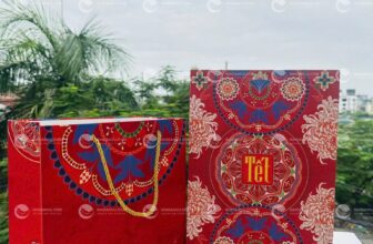 [🆕🇻🇳] IN HOÀN VŨ – Đơn vị Thiết Kế – In ấn xây dựng thương hiệu, bao bì toàn diện 🎨 Top1Designs ✨  Từ hộp cứng cao cấp, hộp carton lạnh, hộp âm dương, hộp rút dây, hộp nắp rời đến hộp quà, hộp mỹ phẩm, hộp bánh,
Hoàn Vũ đều thiết kế & sản xuất trọn gói, , shares-1✔️ , likes-0❤️️ , date-2025-12-03 01:38:31🇻🇳🇻🇳🇻🇳📰🆕