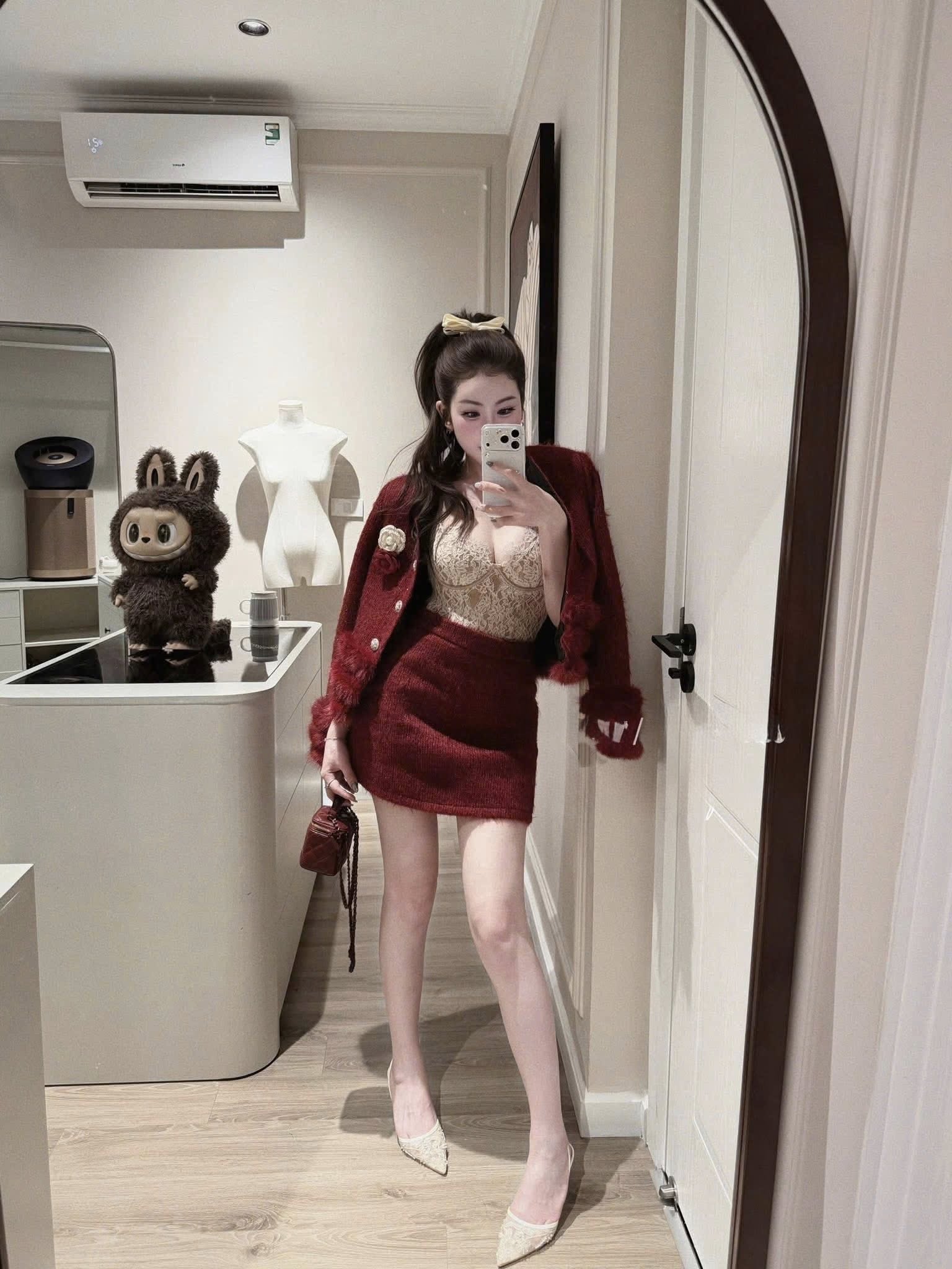 [🆕🇻🇳] VUONG THANH HUYEN STORE 👕 Top1Fashion 👗  Noel đến rùiiiii , màu đỏ siu hot siu dẹpp mix lông , set dạ nhà em chưa làm ai thất vọng bao giờ lun á
Sz sml các chị nha#vuongthanhhuyen
, shares-0✔️ , likes-85❤️️ , date-2025-12-04 00:50:57🇻🇳🇻🇳🇻🇳📰🆕