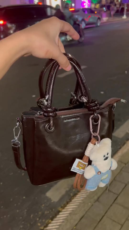 [🆕🇻🇳] L Cookie -Thời trang nữ 👕 Top1Fashion 👗  Link mua o day :#tuixach #tuideocheo #tuixachnu #tuixachdep #tuixachquangchau , shares-0✔️ , likes-0❤️️ , date-2025-12-01 04:45:47🇻🇳🇻🇳🇻🇳📰🆕