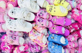 [🆕🇻🇳] Thanh Hoa Vintage – Chuyên đầm Xách tay Mỹ, bèo Thái Lan và giày 2hand tuyển  🧑‍🧒❤️️👶⭐️ Tối 20h shop khui lô Crocs, Sandal siêu Vip
Lô này tuyển chọn hơn 4 tháng mới có ấy ạ, khách nhà mình tranh thủ nhé
, shares-10✔️ , likes-23❤️️ , date-2025-12-02 20:24:21🇻🇳🇻🇳🇻🇳📰🆕