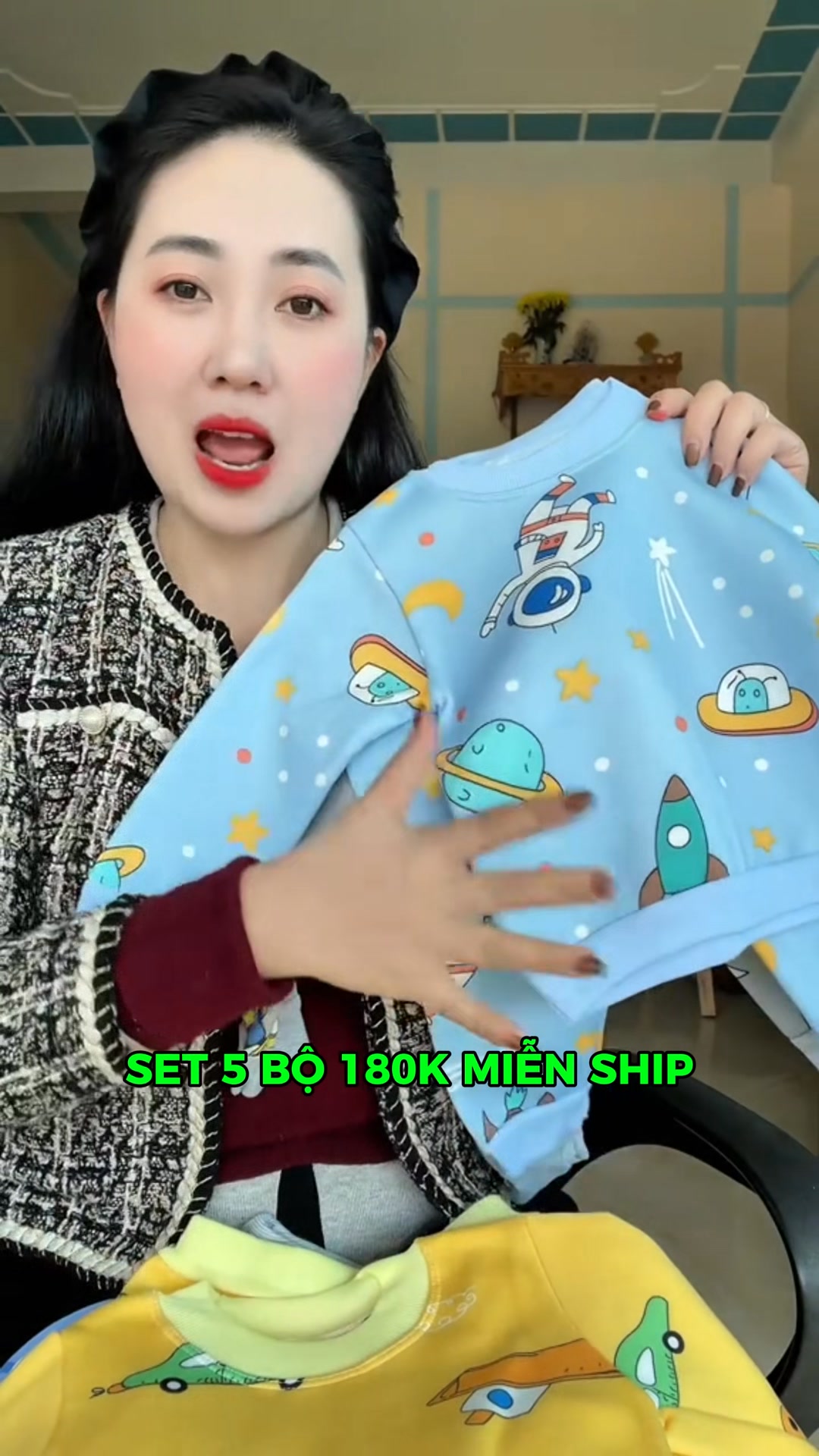 [🆕🇻🇳] MAMA KIDS STORE CHUYÊN NGUỒN HÀNG XUẤT DƯ XỊN TỪ NHÀ MÁY, VIỆT NAM XUẤT KHẨU (VNXK) VÀ CAMBODIA  🧑‍🧒❤️️👶⭐️ Mẹ nào có bé mê khủng long chắc chắn sẽ “đổ gục” trước mẫu balo Smig.gle này
Size 5–7 tuổi, vừa xinh cho bé lớp 1-2 dưới 25kg
Thiết kế thành phố khủng l , shares-0✔️ , likes-4❤️️ , date-2025-08-21 17:07:56🇻🇳🇻🇳🇻🇳📰🆕