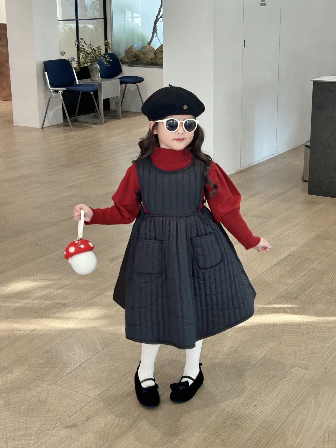 [🆕🇻🇳] Tạp hoá chip & dale – Cửa hàng quần áo sơ sinh & trẻ em 🧑‍🧒❤️️👶⭐️  Áo len đỏ tay phồng mix cùng váy chần bông k tay nhìn nó mê gì đâu. Màu mix cứ gọi là hết xẩySz 90-140
Áo len : 189k
Váy đen : 239k
———
Od chốt 9/12,  , shares-0✔️ , likes-0❤️️ , date-2025-12-06 02:11:47🇻🇳🇻🇳🇻🇳📰🆕