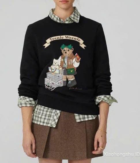 [🆕🇻🇳] Phương Bi – Chuyên Hàng Xuất Dư, VNXK, Auth Tồn, BigSize 👕 Top1Fashion 👗  Ẻm siêu đẹp, nét căng từng chi tiết 3D lấp lánh.
SWEATER NỈ TIN NÌ XỊN, FULL TÚI TAG TOÀN BỘChất nỉ cotton dày dặn, đanh chất, ko bai xù, mềm mịn, nhẹ  , shares-0✔️ , likes-0❤️️ , date-2025-12-03 16:46:32🇻🇳🇻🇳🇻🇳📰🆕