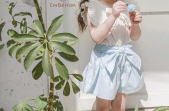 [🆕🇻🇳] EM BÉ HON – Được có mặt trong những khoảnh khắc lớn lên của các em bé – luôn là điều mà tiệm tự hào nhất! 🧑‍🧒❤️️👶⭐️ #HÀNGCÓSẴNSet  áo kem bèo nhún phối vs quần short thắt nơ vừa dễ thương, vừa thoải mái. Mặc được cho mọi dịp luôn  Hiện store sẵn size 100-150 (12-35kg)  , shares-0✔️ , likes-0❤️️ , date-2025-12-06 15:10:33🇻🇳🇻🇳🇻🇳📰🆕