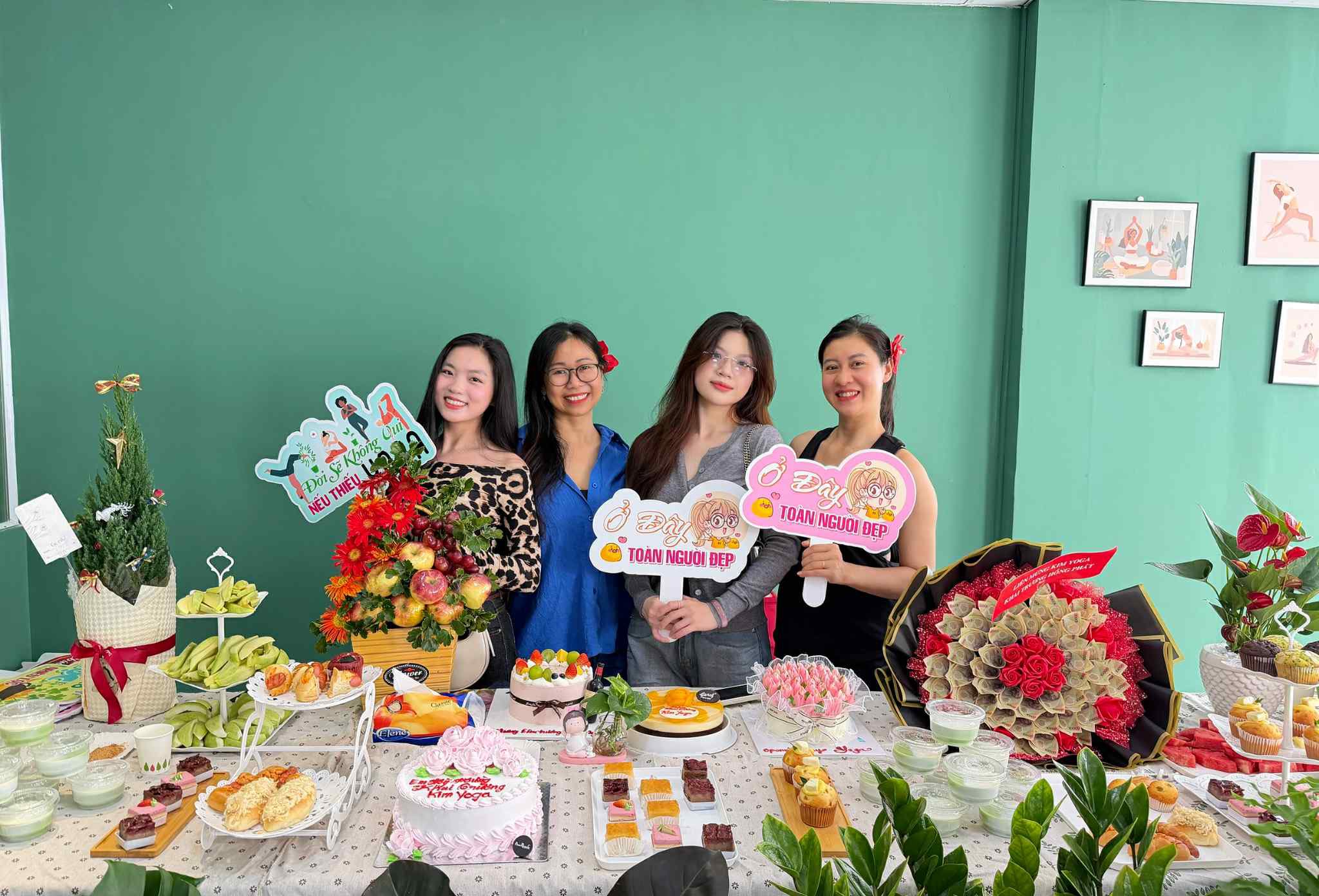 [🆕🇻🇳] Thanh Nhàn – HLV Yoga Quốc Tế [🆕Top1Vietnam🇻🇳] 🧘 Top1Yoga 🤸🏻‍♀️ Chúc mừng chị Lam My Ngoc khai trương hồng phát nhé! 
Một chiếc phòng tập xinh xắn thoáng mát với không gian xanh tại Lầu 1 số 3E Bình Phú Q6. Các chị em a , shares-0✔️ , likes-31❤️️ , date-2025-11-30 19:51:12🇻🇳🇻🇳🇻🇳📰🆕