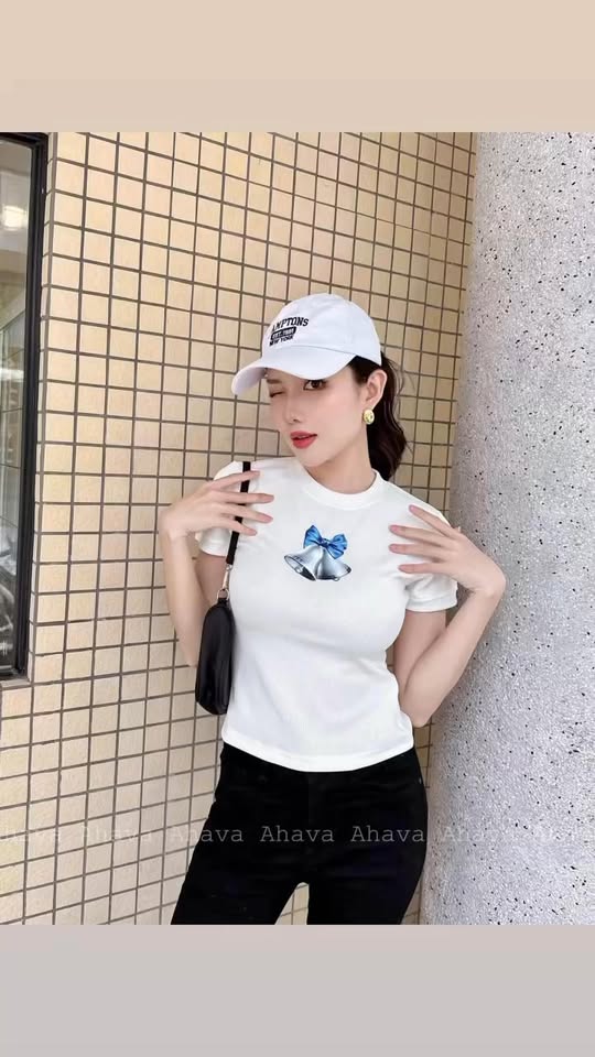 [🆕🇻🇳] TỔNG KHO ĐẸP SHOP 👕 Top1Fashion 👗  E về bù được ruiii
Ưng da man la ưnggg. Ẻm áo len mongtoghi đỏ siu tâyy, mix vs em quần chất jeans best seller lên cái fom ưng quá điiii
Tone mâu Đỏ đun s , shares-0✔️ , likes-3❤️️ , date-2025-10-20 17:37:41🇻🇳🇻🇳🇻🇳📰🆕