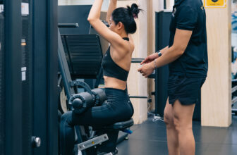 [🆕🇻🇳] Victoria Fitness & Yoga – Trung tâm tập gym, rèn luyện thể chất  🧘 Top1Yoga 🤸🏻‍♀️  CHỊ EM MỚI ĐI TẬP GYM: NÊN THUÊ PT HAY TỰ TẬP?
Câu trả lời có thể giúp bạn tiết kiệm 3-6 tháng thử sai.Nếu bạn mới bước vào phòng gym, còn loay hoay giữ , shares-2✔️ , likes-5❤️️ , date-2025-12-04 02:23:24🇻🇳🇻🇳🇻🇳📰🆕