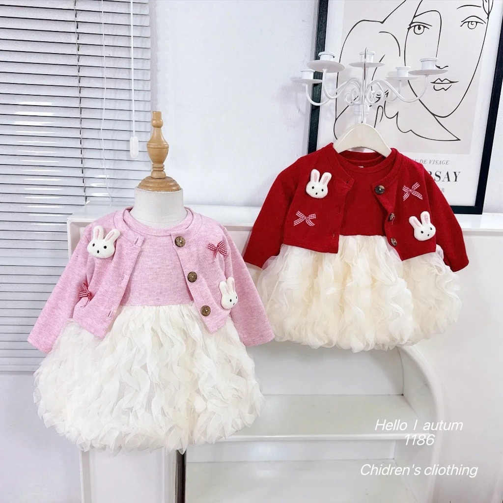 [🆕🇻🇳]  Min House’s – Trang Phục – Phụ Kiện Halloween 🧑‍🧒❤️️👶⭐️  Outfit “bé tiểu thư vibe” nhẹ nhàng, nhìn là mê ngay.
Chụp ánh sáng siêu ăn màu.
Còn vài size cuối, mẹ chốt nhanh.
, shares-0✔️ , likes-0❤️️ , date-2025-12-04 18:53:02🇻🇳🇻🇳🇻🇳📰🆕