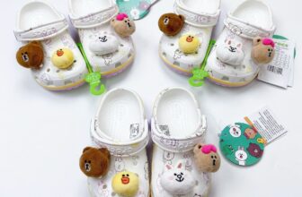 [🆕🇻🇳] À ơi baby – Đồ em bé, Đồ trẻ em 🧑‍🧒❤️️👶⭐️ Dép sục Crocs Line Frends kèm bộ Sticker dễ thương như hình cho mẹ và bé size từ 23-39
Siêu phẩm dép sục cho bé (hàng xuất dư chuẩn, ảnh shop tự chụp 100%) , shares-0✔️ , likes-1❤️️ , date-2025-12-05 15:54:38🇻🇳🇻🇳🇻🇳📰🆕