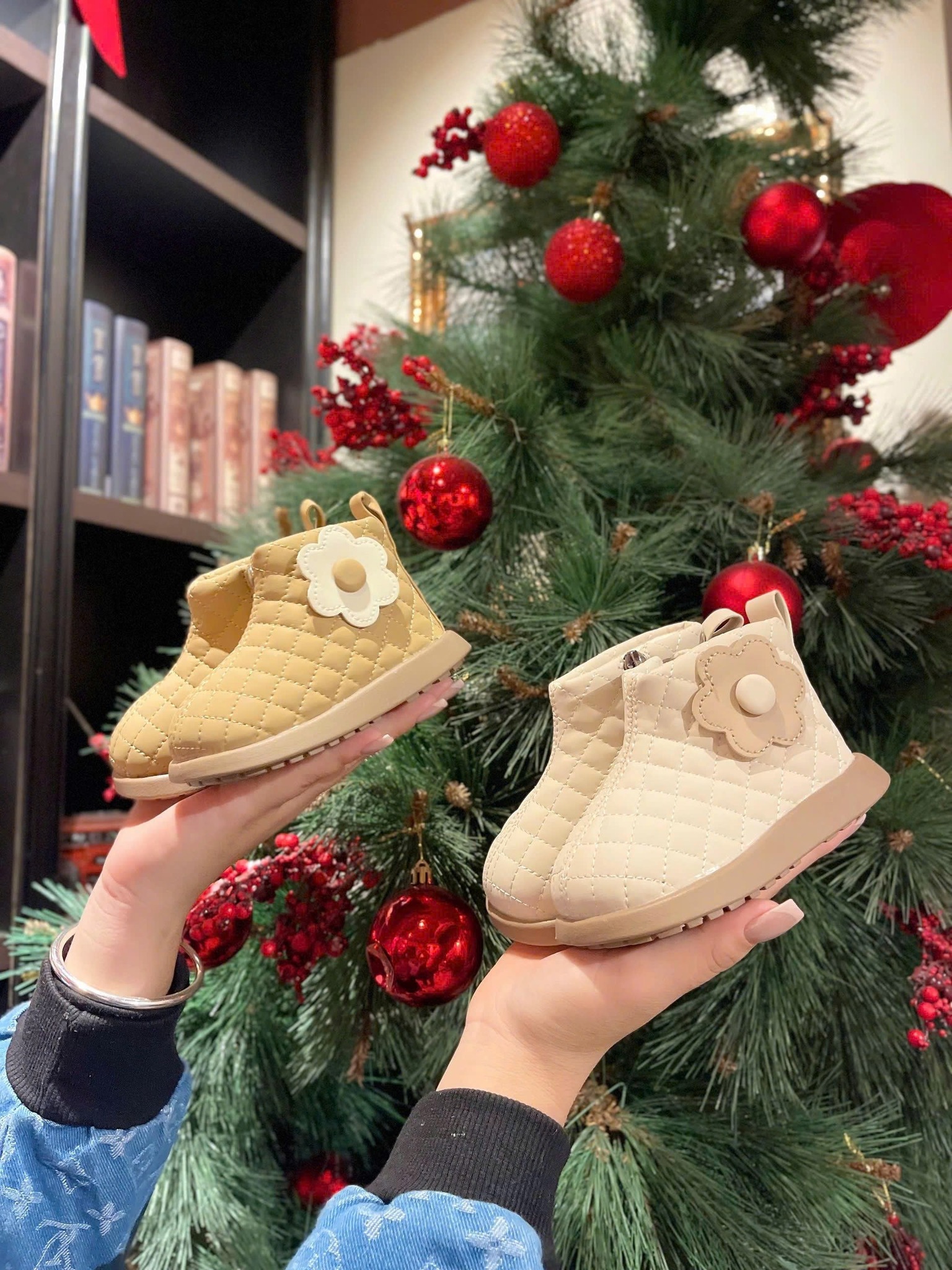 [🆕🇻🇳]  Piza Mama & Kid 🧑‍🧒❤️️👶⭐️  Jinh gơ beo Jinh gơ beo
Mẹ sắm quà Noel cho bé iu chưa nè
, shares-1✔️ , likes-79❤️️ , date-2025-12-05 01:15:19🇻🇳🇻🇳🇻🇳📰🆕