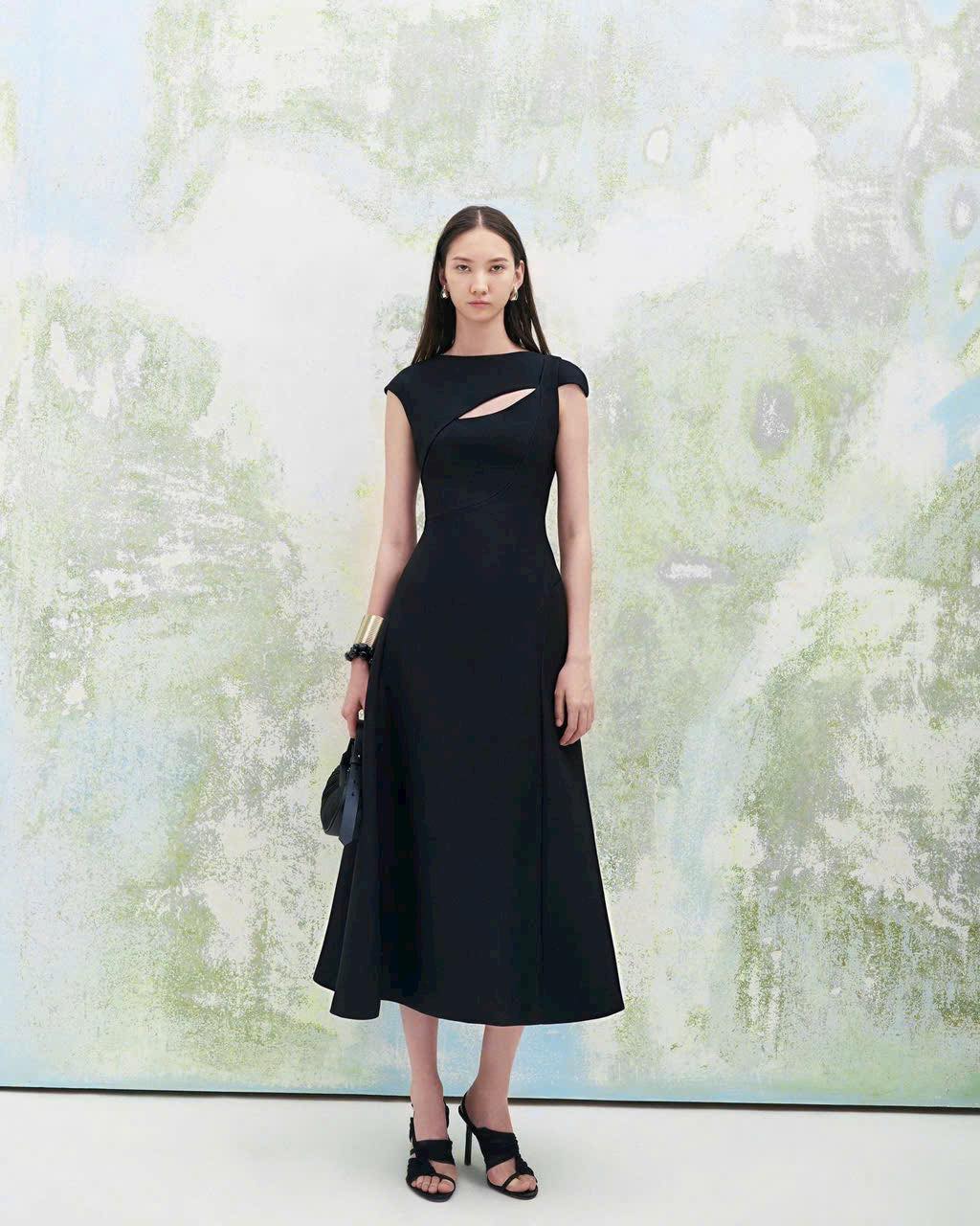 [🆕🇻🇳] Kim’s shop vnxk – Cửa hàng quần áo  👕 Top1Fashion 👗  Midi cut-out Một phong cách nhẹ nhàng trẻtrung với đường cut out tinh tế. Ko hở lại la điểm nhấn độc đáo. Form chuẩn âu . Vẫn chất vải lanh vân dày dặn co  , shares-0✔️ , likes-4❤️️ , date-2025-12-06 20:34:45🇻🇳🇻🇳🇻🇳📰🆕