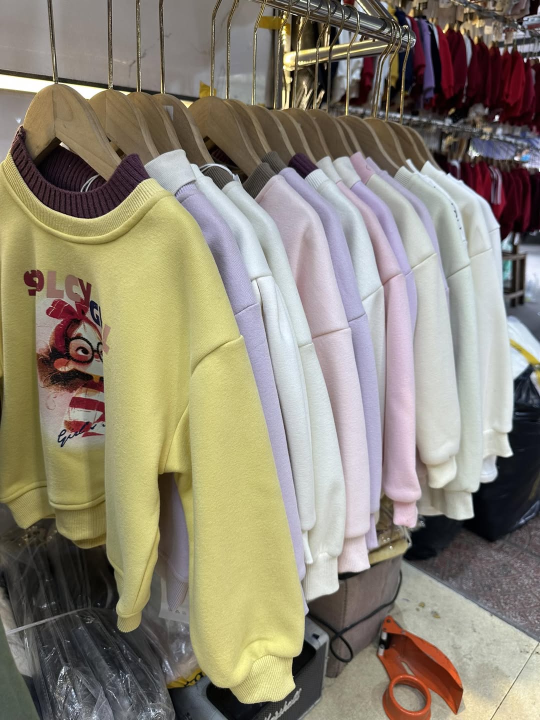 [🆕🇻🇳] Nguyen My – Cửa hàng quần áo 👕 Top1Fashion 👗  Diện style đơn giản thoải mái lúc nào cũng làm mình trông tự tin nhất
Vô tình mix match 2 màu với nhau mà lên tôn da hợp không tưởng luôn ah mấy chị
Link , shares-2✔️ , likes-60❤️️ , date-2025-12-06 16:47:57🇻🇳🇻🇳🇻🇳📰🆕