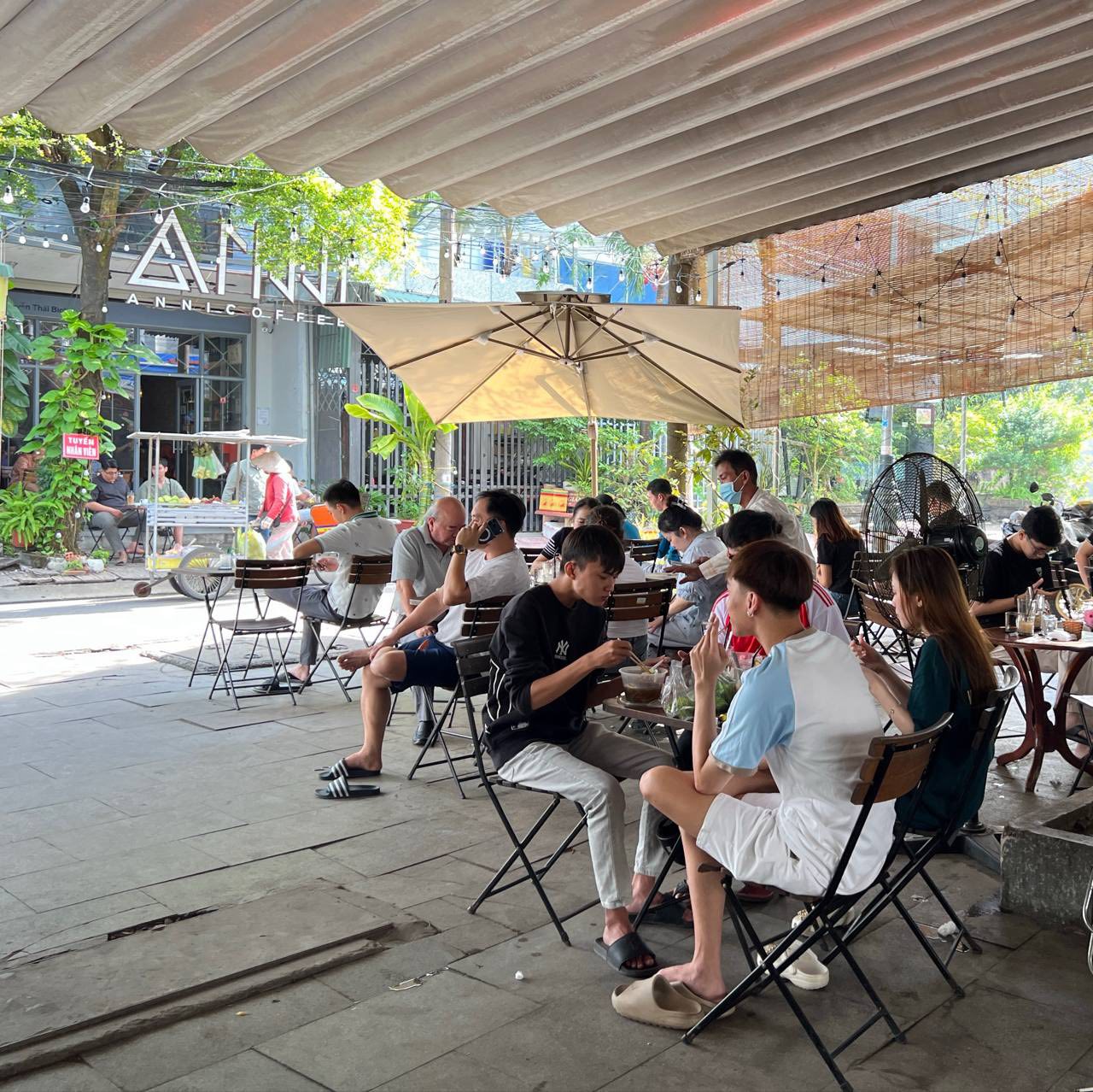 [☕️🇻🇳] Anni Coffee Cà Mau  🥤 Top1Coffee ☕️ Một thói quen mà đa số chúng ta rất thích: Chill cà phê vào buổi sáng sớm.
Rất dễ chịu, thoải mái, giúp ngày dài làm việc nhiều , shares-0✔️ , likes-9❤️️ , date-2025-12-03 14:39:29🇻🇳🇻🇳🇻🇳📰🆕