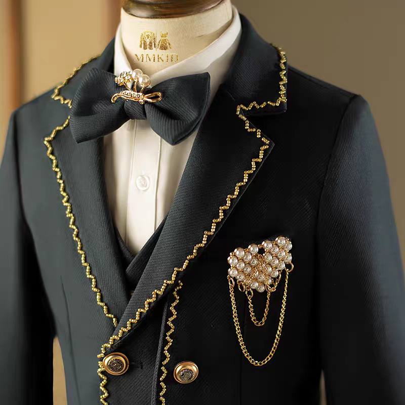 [🆕🇻🇳]  MMKID aims to bring kids the most high fashionable and high quality party design 🧑‍🧒❤️️👶⭐️ “A little gentleman, born to shine under the lights”Đỉnh cao của partywear quý tộc dành cho bé trai, bộ vest MMKID được hoàn thiện thủ công với từng đườn , shares-0✔️ , likes-3❤️️ , date-2025-12-07 18:07:32🇻🇳🇻🇳🇻🇳📰🆕