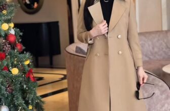 [🆕🇻🇳] Thời trang công sở ANADI 👕 Top1Fashion 👗    PHỤ NỮ QUYỀN LỰC – CHỌN MĂNG TÔ TUYPSI  NHẬT AD275
Mỗi chiếc áo không chỉ là trang phục… mà là tuyên ngôn phong thái.Măng tô Tuypsi Nhật – phiên bản  , shares-0✔️ , likes-1❤️️ , date-2025-12-06 16:00:31🇻🇳🇻🇳🇻🇳📰🆕