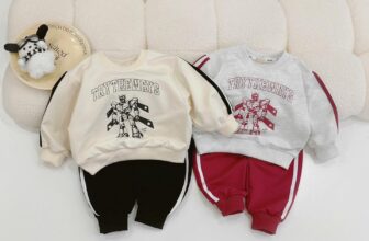 [🆕🇻🇳] Royal Fashion – Thời Trang Trẻ Em Cao Cấp 🧑‍🧒❤️️👶⭐️ 𝐁𝐎̣̂ 𝐓𝐇𝐄̂̉ 𝐓𝐇𝐀𝐎 𝐒𝐈𝐄̂𝐔 𝐍𝐇𝐀̂𝐍 𝐖𝐀𝐘𝐒Chất liệu: cotton da cá mềm mại, co giãn nhẹ, thoải mái cho bé khi mặc lên form siêu đỉnh
Thiết kế: form bomber, full b , shares-0✔️ , likes-2❤️️ , date-2025-12-06 17:01:13🇻🇳🇻🇳🇻🇳📰🆕