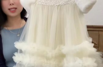 [🆕🇻🇳] TinyWiny – Thiết kế – Thời trang 🧑‍🧒❤️️👶⭐️  MẪU VÁY CÔNG CHÚA TRẮNG HOT NHẤT MÙA LỄ!
Thanh lịch – Sang trọng – Dịu dàng như thiên thần nhỏ
———–
Bạn đang tìm một chiếc váy vừa xinh – vừa sang , shares-0✔️ , likes-283❤️️ , date-2025-12-06 17:46:08🇻🇳🇻🇳🇻🇳📰🆕