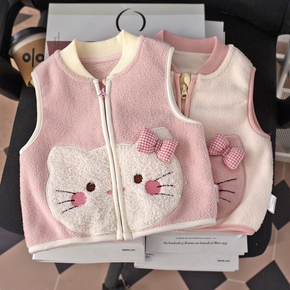 [🆕🇻🇳]  Cơm Tấm – Chuyên các sản phẩm cho bé 🧑‍🧒❤️️👶⭐️ Áo gile chần bông size 80-120
Áo này bé mặc đi lớp vừa ấm lại thoải mái vận động trong lớp
Về 1 màu hồng như hình ạ
Giá: 150k
, shares-0✔️ , likes-2❤️️ , date-2025-12-06 06:15:02🇻🇳🇻🇳🇻🇳📰🆕